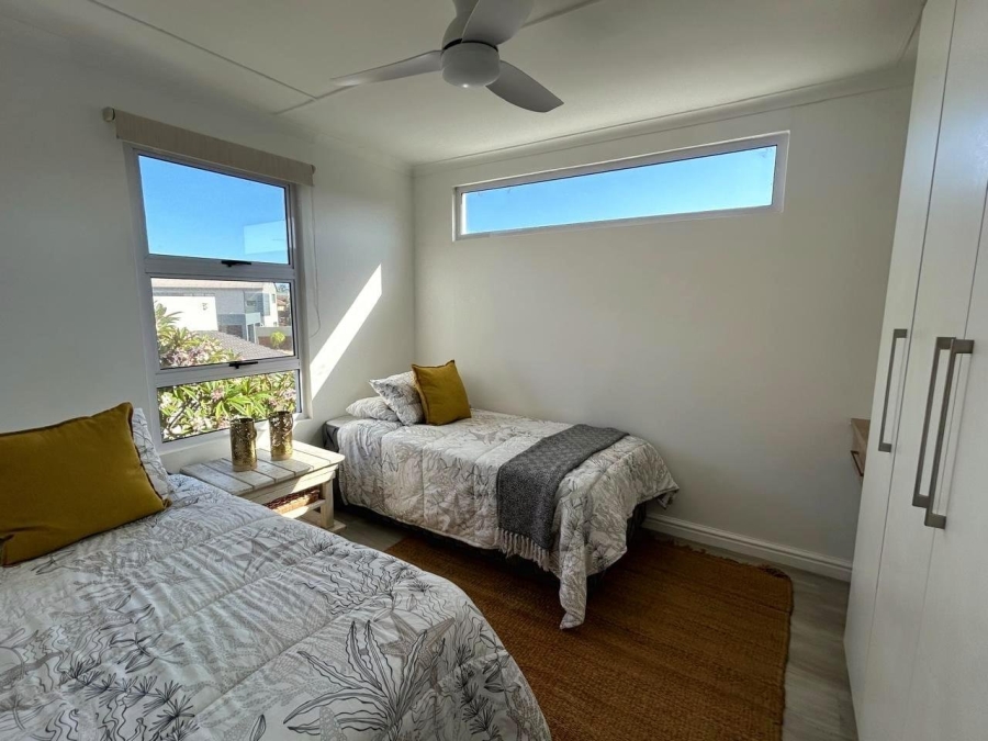  Bedroom Property for Sale in Wavecrest Eastern Cape